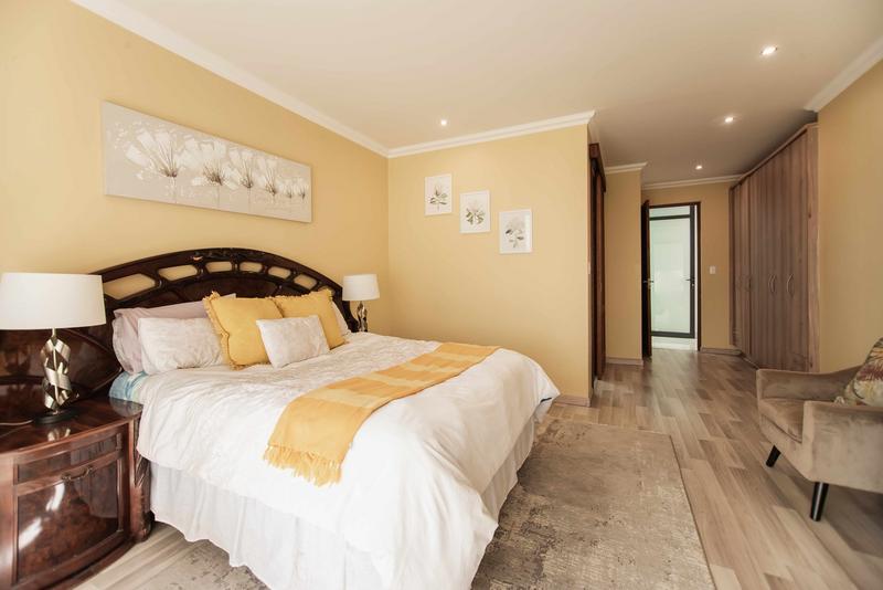 5 Bedroom Property for Sale in Copperleaf Estate Gauteng