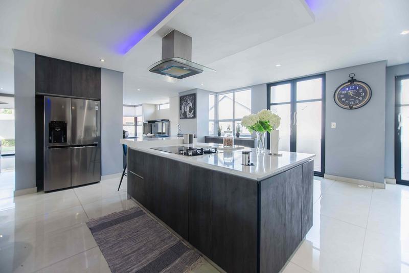 5 Bedroom Property for Sale in Copperleaf Estate Gauteng