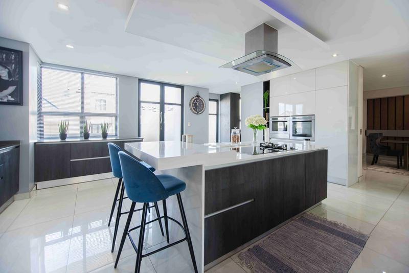 5 Bedroom Property for Sale in Copperleaf Estate Gauteng