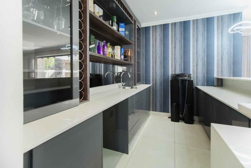 5 Bedroom Property for Sale in Copperleaf Estate Gauteng