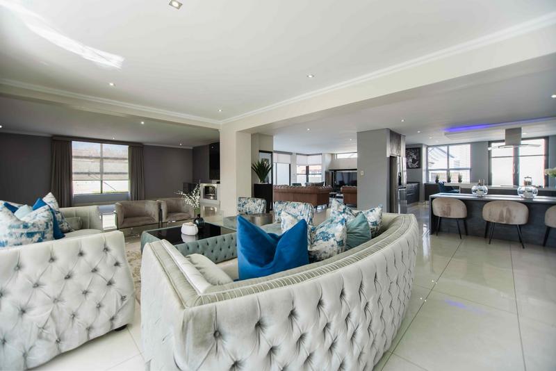 5 Bedroom Property for Sale in Copperleaf Estate Gauteng