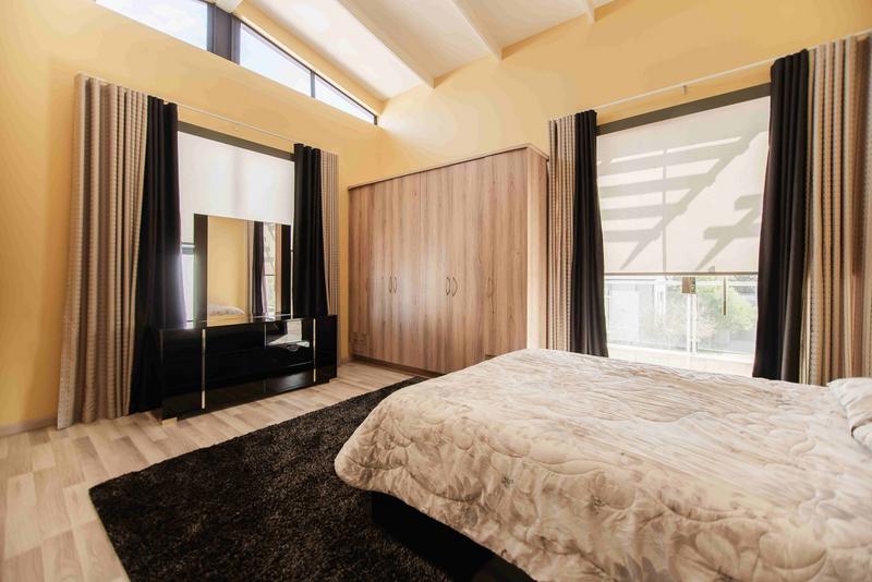 5 Bedroom Property for Sale in Copperleaf Estate Gauteng