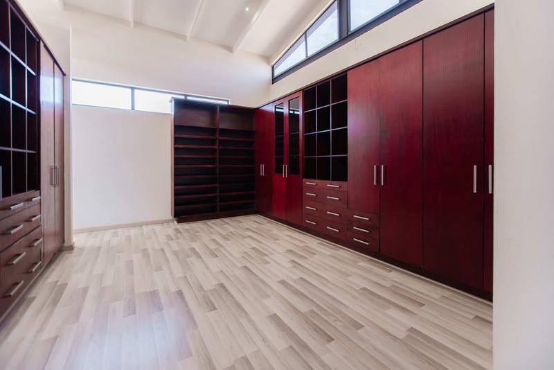 5 Bedroom Property for Sale in Copperleaf Estate Gauteng
