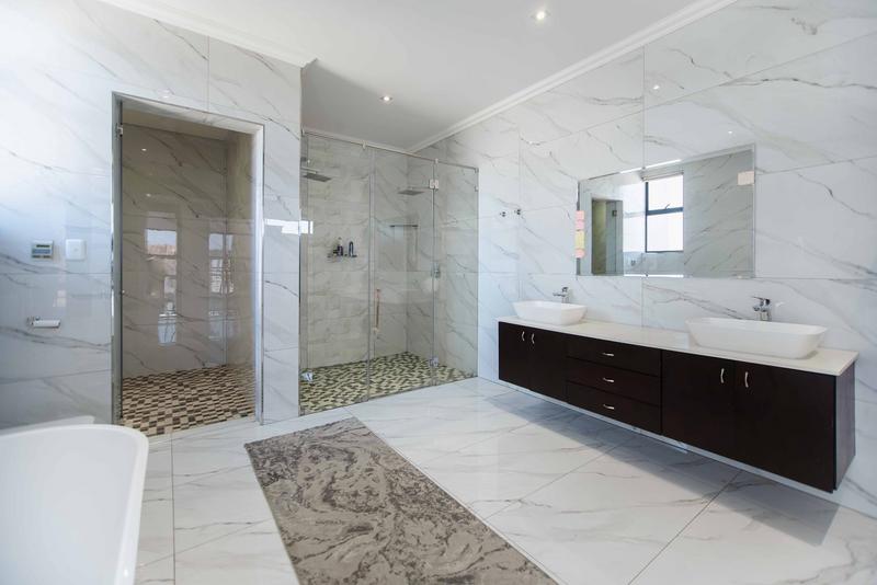 5 Bedroom Property for Sale in Copperleaf Estate Gauteng