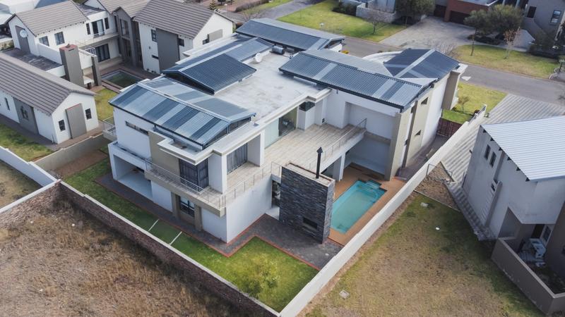 5 Bedroom Property for Sale in Copperleaf Estate Gauteng