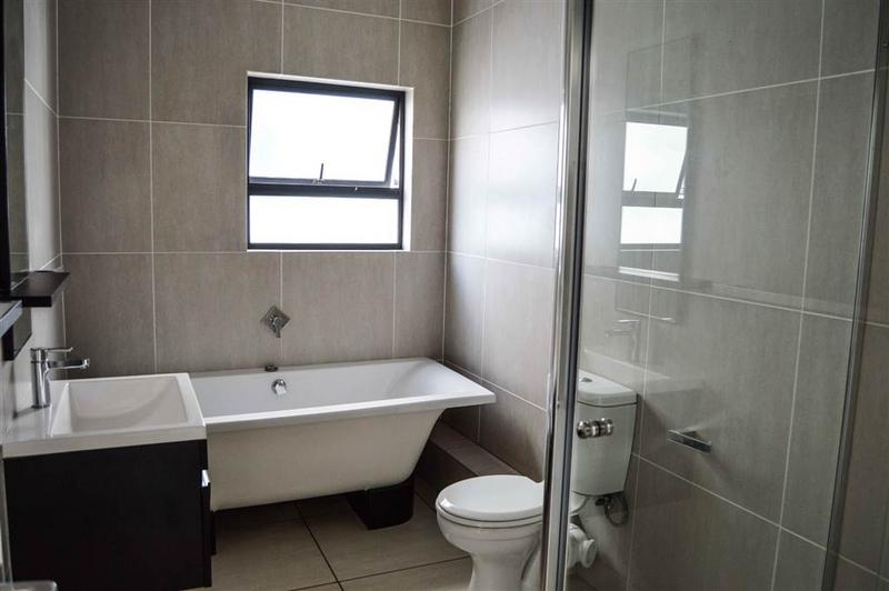 3 Bedroom Property for Sale in Greenstone Hill Gauteng