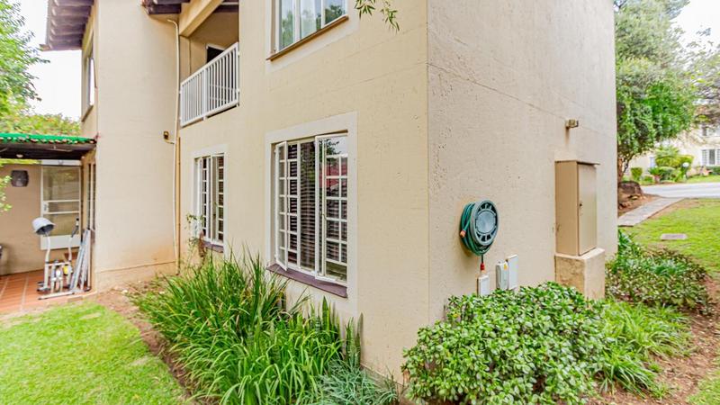 2 Bedroom Property for Sale in Lonehill Gauteng