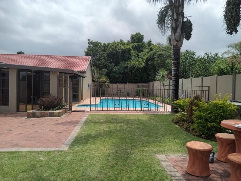 5 Bedroom Property for Sale in Van Riebeeck Park Gauteng