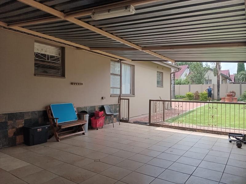 5 Bedroom Property for Sale in Van Riebeeck Park Gauteng