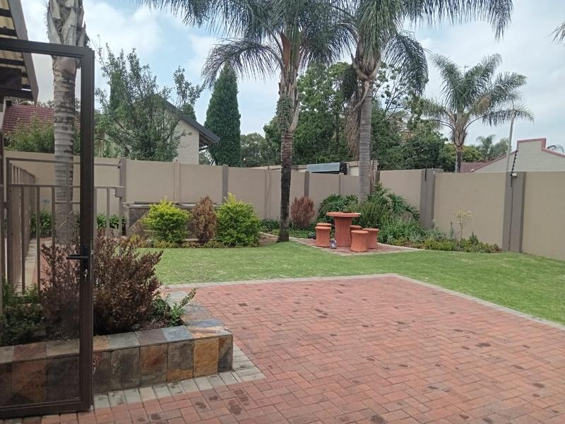 5 Bedroom Property for Sale in Van Riebeeck Park Gauteng