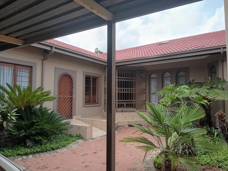 5 Bedroom Property for Sale in Van Riebeeck Park Gauteng