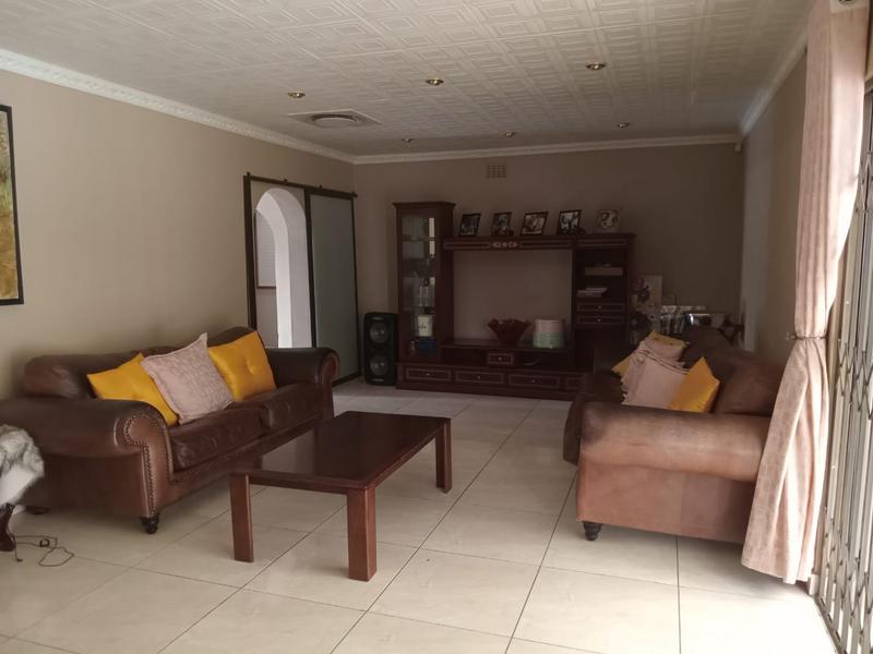 5 Bedroom Property for Sale in Van Riebeeck Park Gauteng