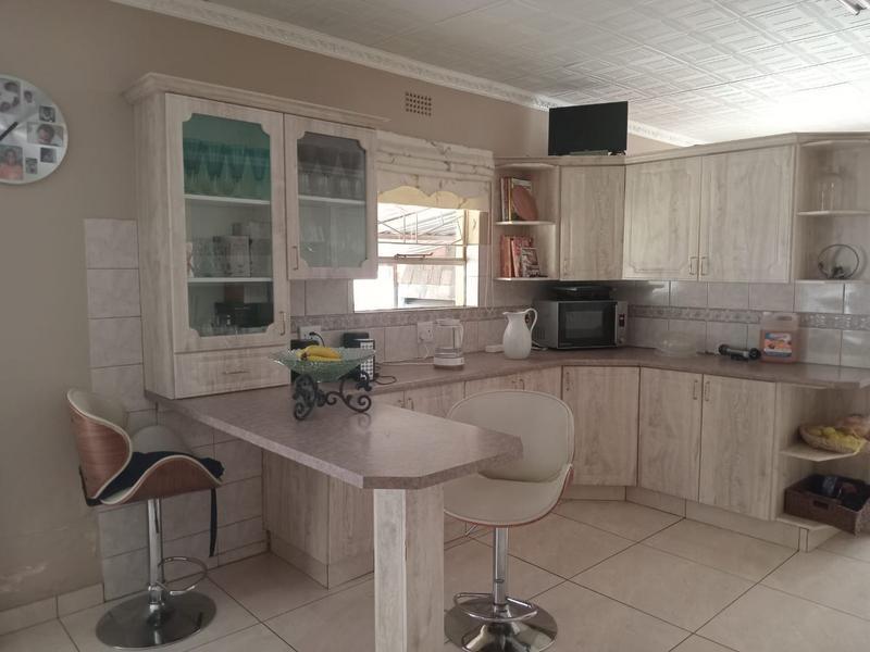 5 Bedroom Property for Sale in Van Riebeeck Park Gauteng