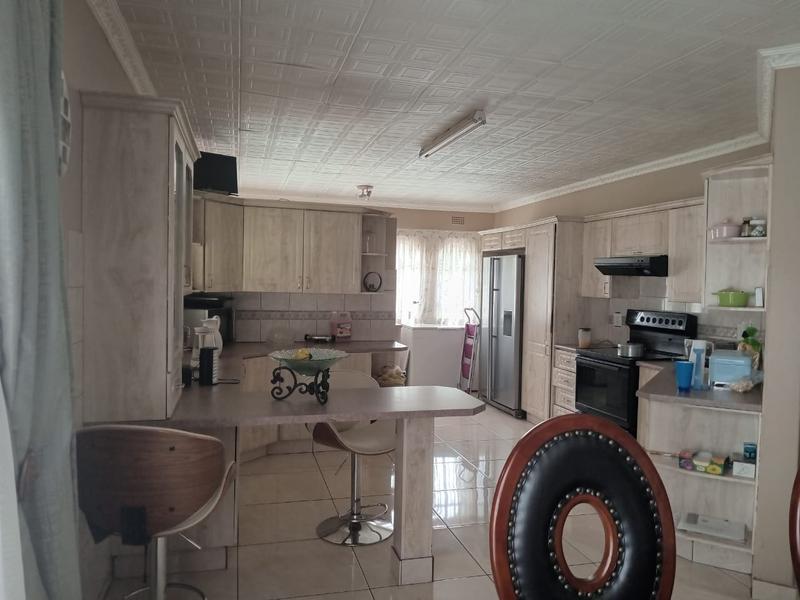 5 Bedroom Property for Sale in Van Riebeeck Park Gauteng