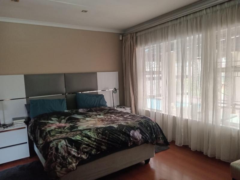 5 Bedroom Property for Sale in Van Riebeeck Park Gauteng