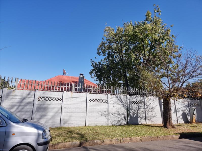 3 Bedroom Property for Sale in Edenvale Central Gauteng