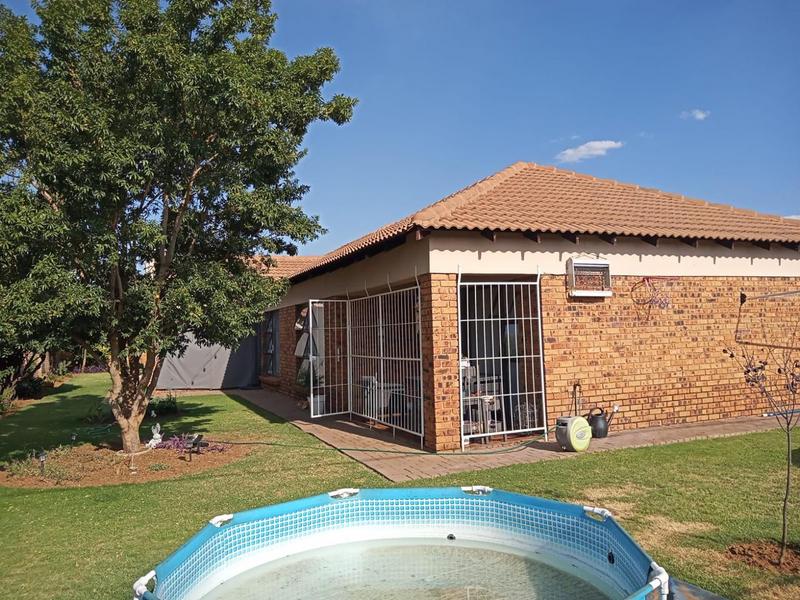 3 Bedroom Property for Sale in Vanderbijlpark SE 8 Gauteng