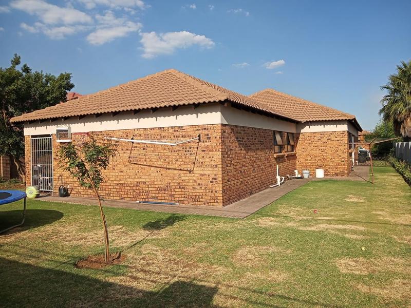 3 Bedroom Property for Sale in Vanderbijlpark SE 8 Gauteng