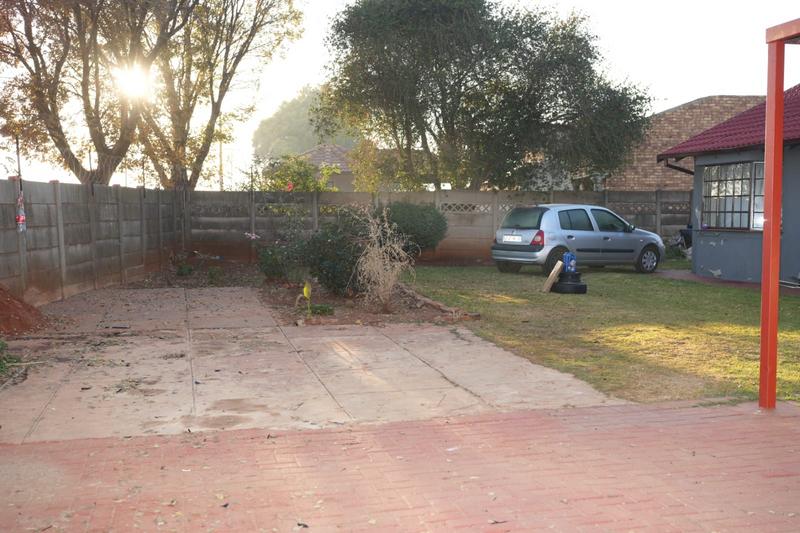 3 Bedroom Property for Sale in Dawn Park Gauteng