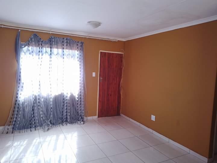 2 Bedroom Property for Sale in Protea Glen Gauteng