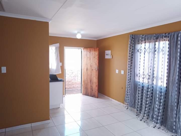 2 Bedroom Property for Sale in Protea Glen Gauteng