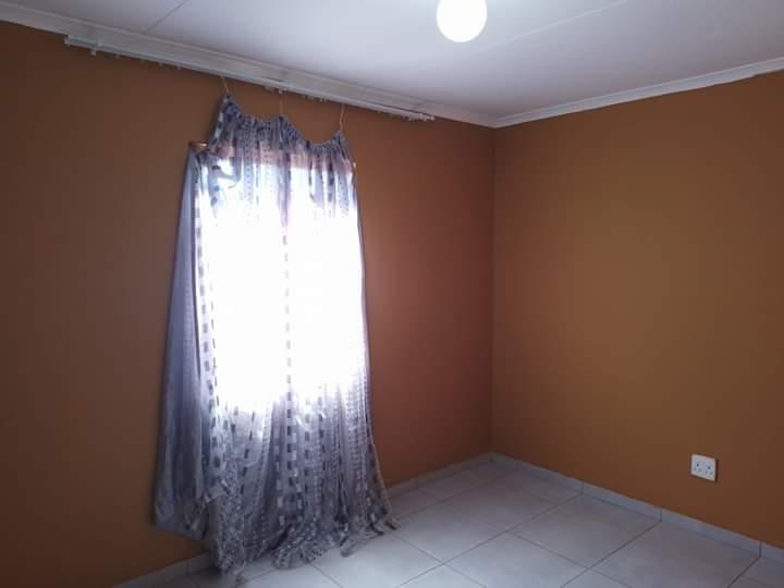 2 Bedroom Property for Sale in Protea Glen Gauteng