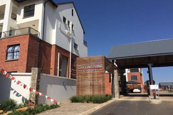 To Let 3 Bedroom Property for Rent in Greenstone Crest Gauteng