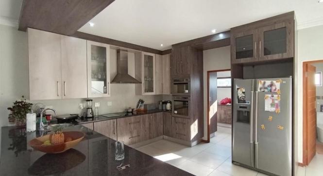 4 Bedroom Property for Sale in Glen Marais Gauteng