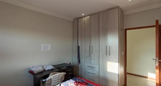 4 Bedroom Property for Sale in Glen Marais Gauteng