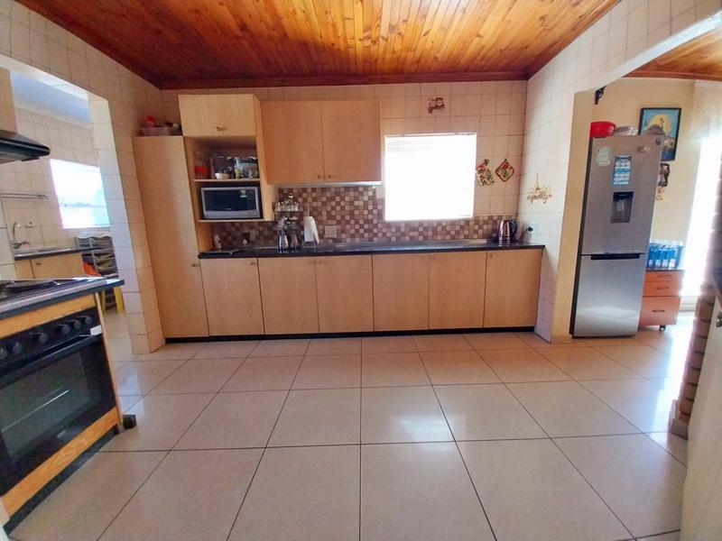 5 Bedroom Property for Sale in Kenmare Gauteng