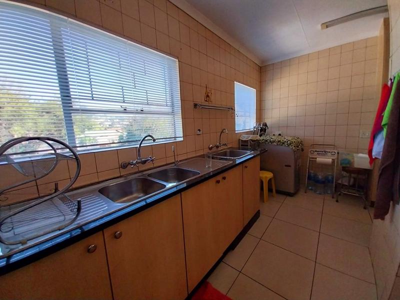 5 Bedroom Property for Sale in Kenmare Gauteng