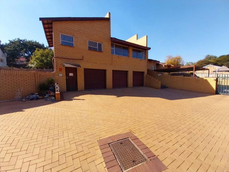 5 Bedroom Property for Sale in Kenmare Gauteng