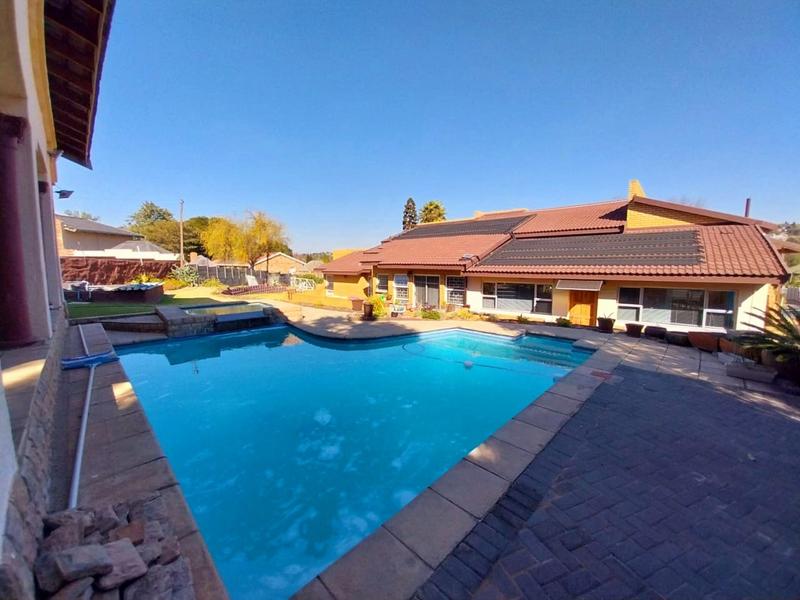 5 Bedroom Property for Sale in Kenmare Gauteng