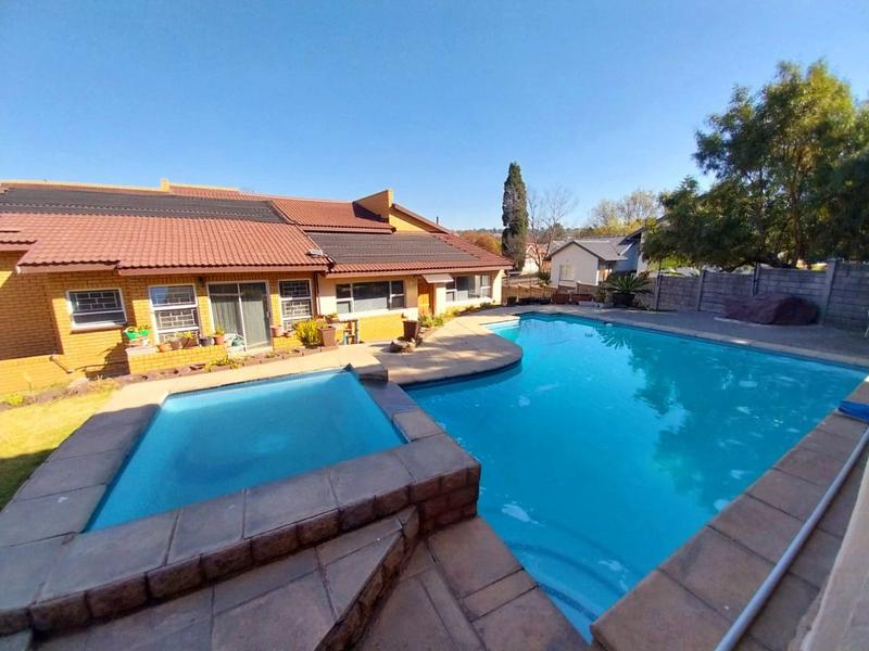 5 Bedroom Property for Sale in Kenmare Gauteng