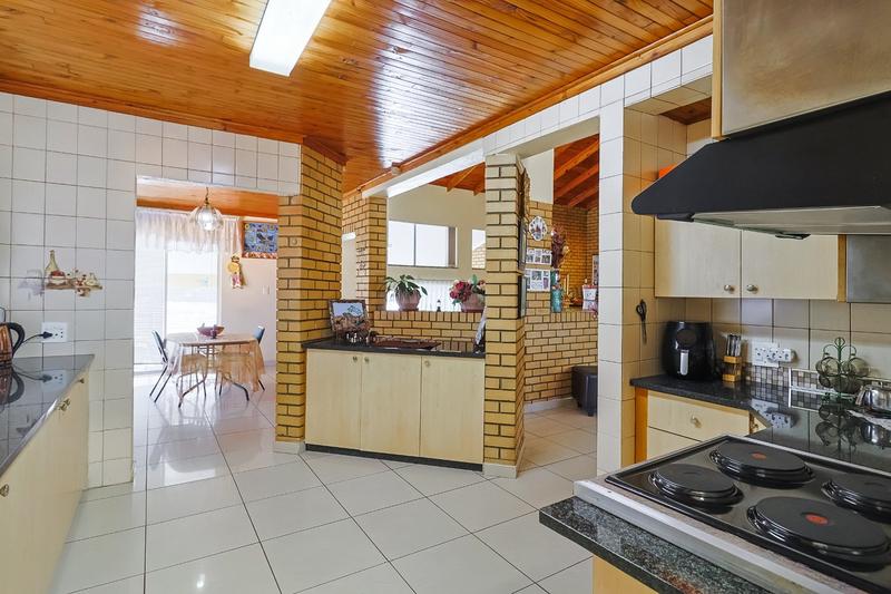 5 Bedroom Property for Sale in Kenmare Gauteng