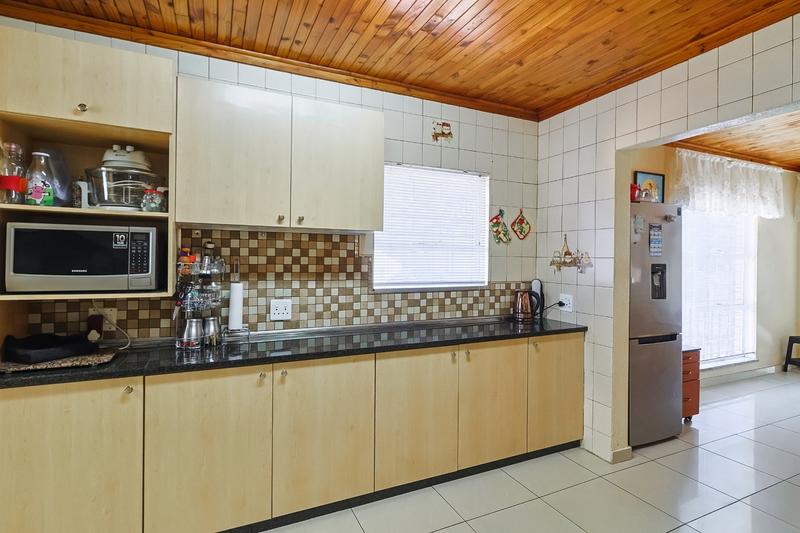 5 Bedroom Property for Sale in Kenmare Gauteng