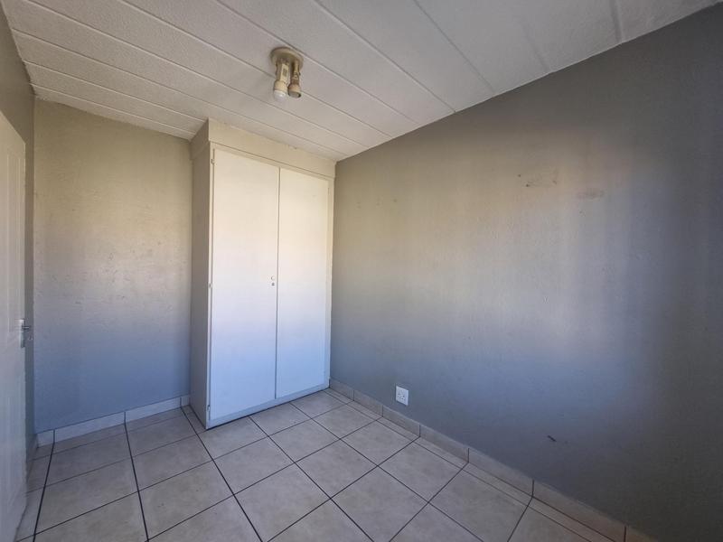 To Let 2 Bedroom Property for Rent in Linmeyer Gauteng
