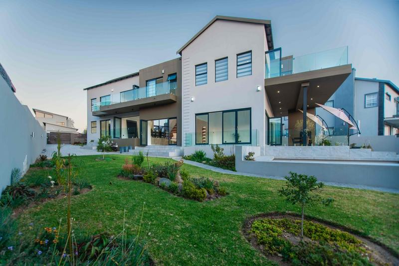 5 Bedroom Property for Sale in Copperleaf Estate Gauteng