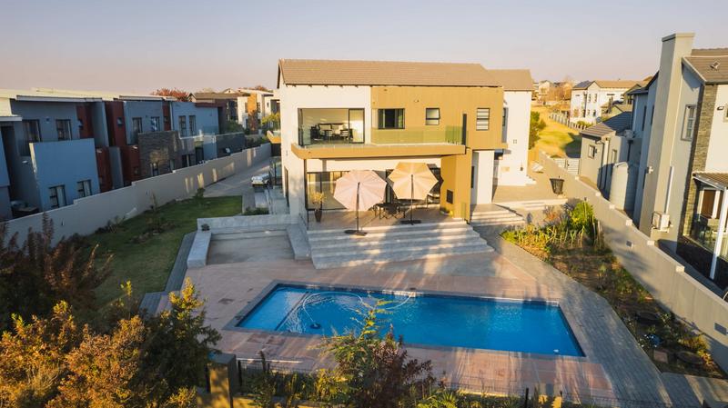 5 Bedroom Property for Sale in Copperleaf Estate Gauteng