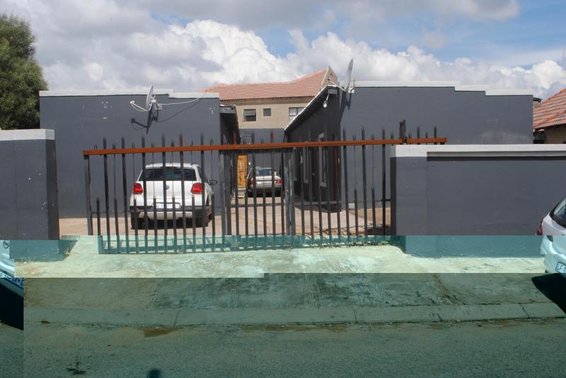 8 Bedroom Property for Sale in Dobsonville Ext 3 Gauteng