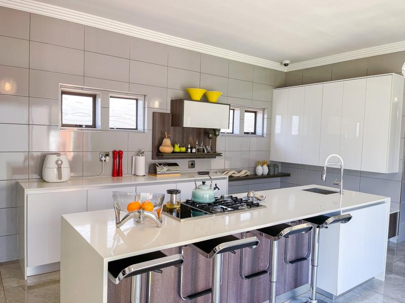 5 Bedroom Property for Sale in Midstream Estate Gauteng