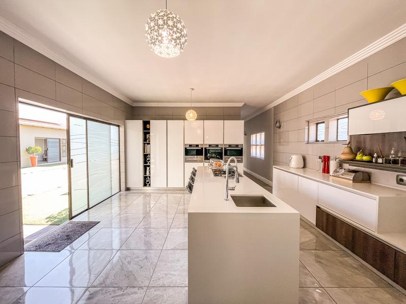 5 Bedroom Property for Sale in Midstream Estate Gauteng