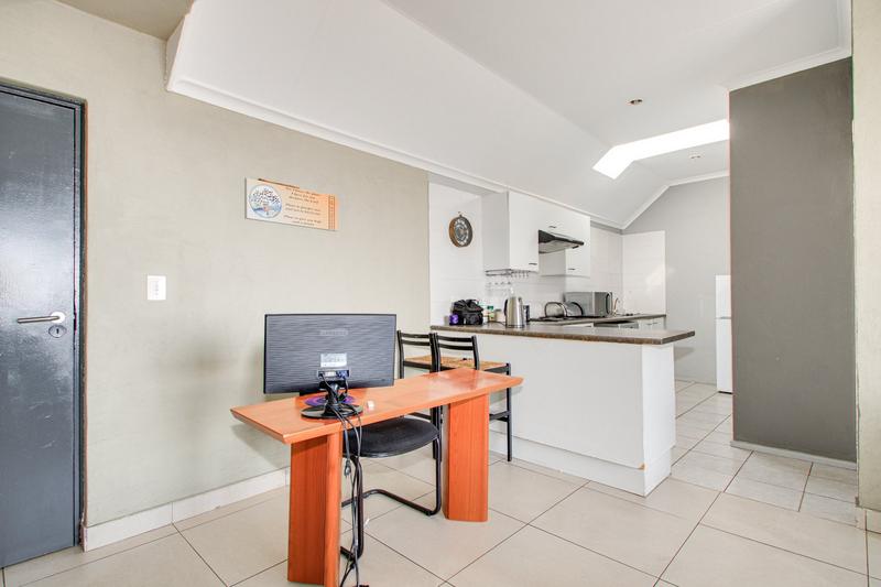 1 Bedroom Property for Sale in Northcliff Gauteng