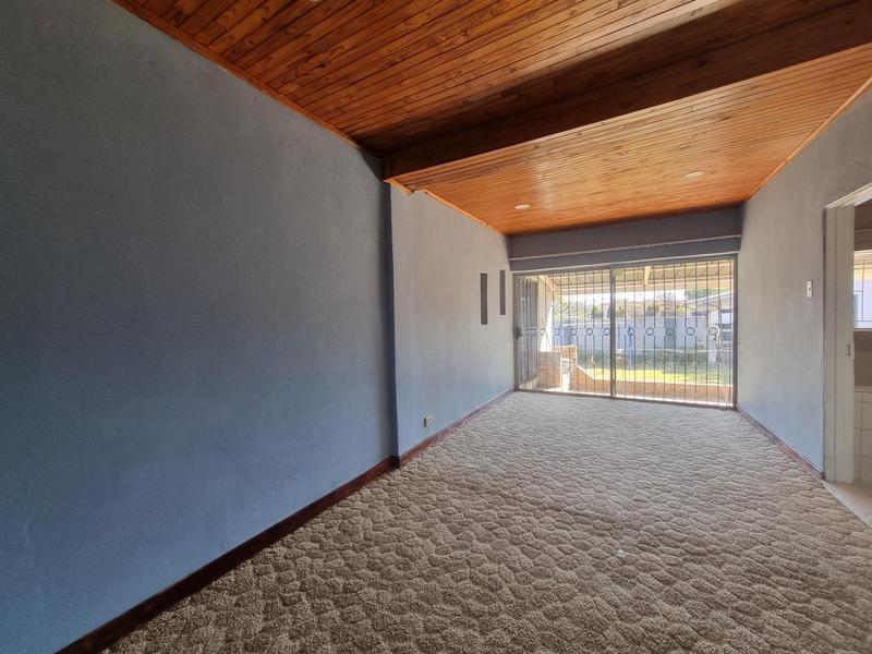 To Let 4 Bedroom Property for Rent in Queenswood Gauteng