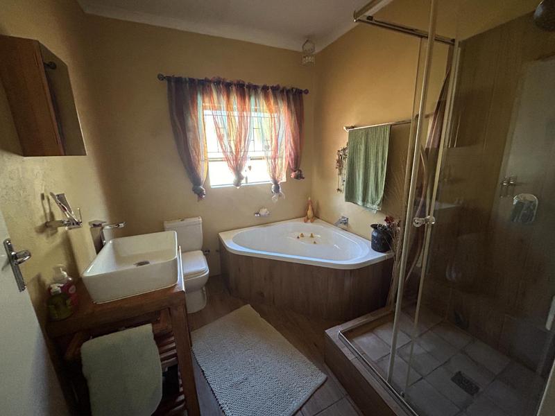 4 Bedroom Property for Sale in Rooihuiskraal Gauteng