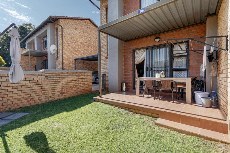 2 Bedroom Property for Sale in Wilgeheuwel Gauteng