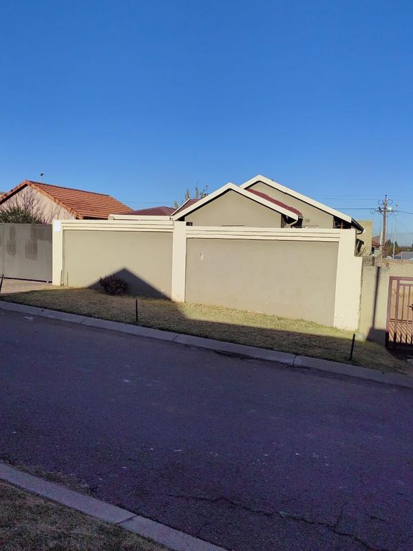 2 Bedroom Property for Sale in Naturena Gauteng