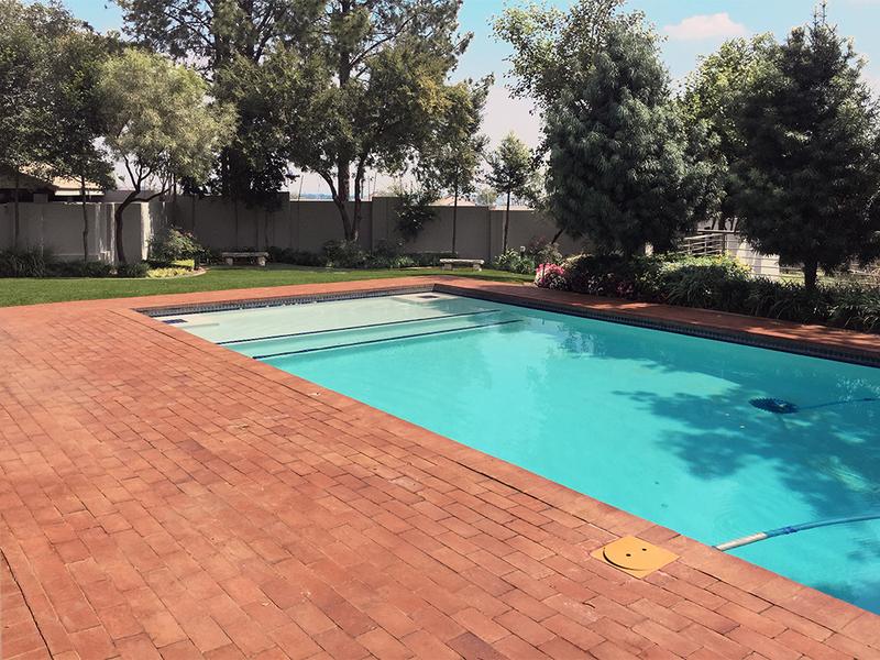 1 Bedroom Property for Sale in Lonehill Gauteng