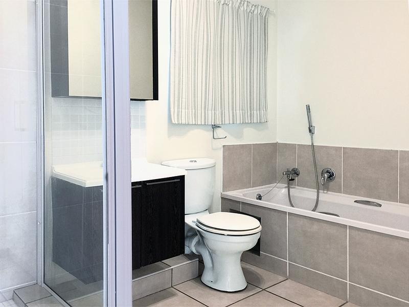 1 Bedroom Property for Sale in Lonehill Gauteng