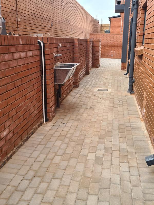 To Let 5 Bedroom Property for Rent in Erasmia Gauteng